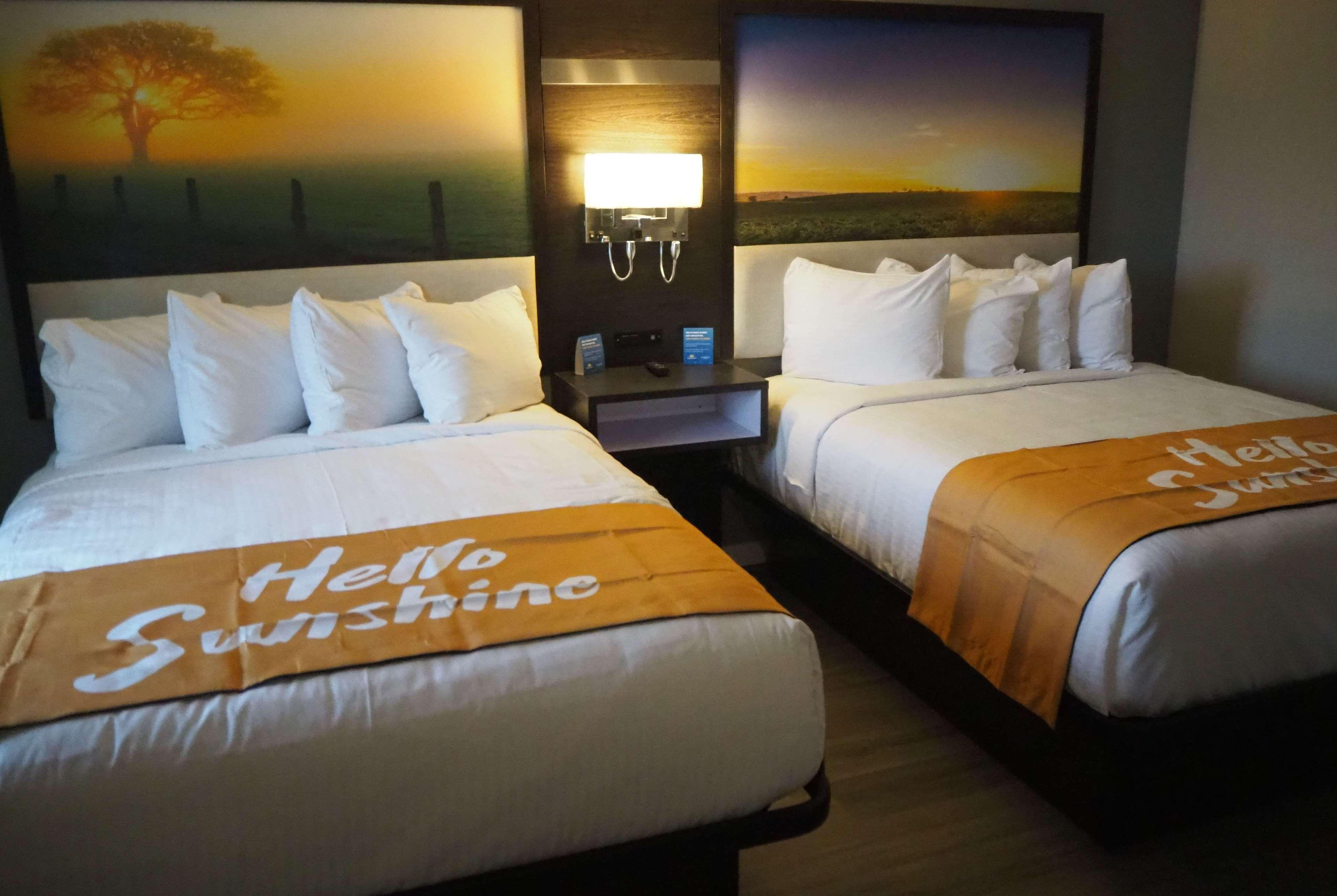 Days Inn By Wyndham Galt - Elk Grove South Buitenkant foto