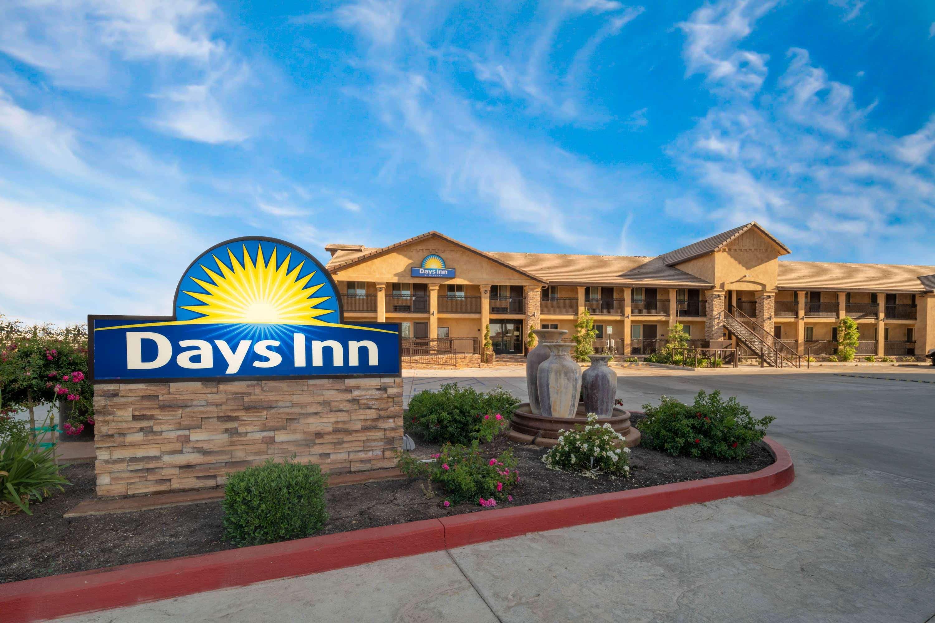 Days Inn By Wyndham Galt - Elk Grove South Buitenkant foto